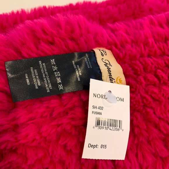 Faux fur fuchsia infinity scarf, NWT - Picture 3 of 7